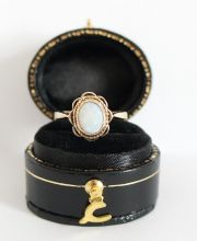 Englischer vintage Edel Opal Damenring in 375/000 Gelbgold A1673