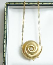 750/000 Gelbgold Anh�nger in Ammoniten Form A1526