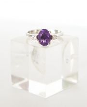 Eleganter Amethyst Ring mit Diamanten in 333/000 Weissgold A840