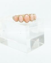 Wundersch�ner  Ring mit Lachskoralle in 375/000 Gelbgold A1296