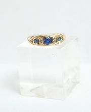 Edler antiker englischer Safir Damenring in 750/000 Gelbgold A14