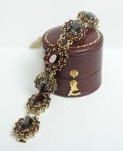 Altes b�hmisches Granat Armband aus 333/000 Gelbgold A1564