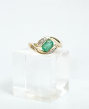 Englischer Smaragd Solit�r Damenring aus 375/000 Gelbgold A1609